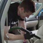 Ingin Hilangkan Bau Amis dalam Kabin Mobil? Lakukan 5 Cara Ini