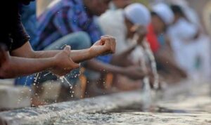 Bersuci-Pakai-Air-Banjir,-Bolehkah