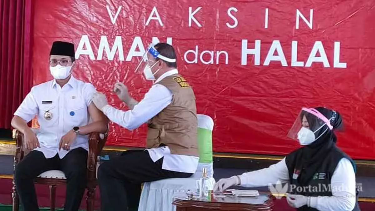 Vaksin Tahap Kedua, Bupati Bangkalan Merasa Sehat & Ketua Dewan Berhalangan