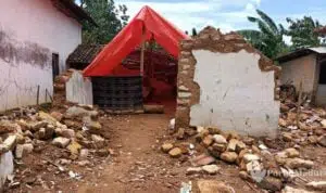 Derita Korban Bencana Pakondang, Dua Bersaudara Hidup di Puing-Puing Sisa Bangunan Rumah