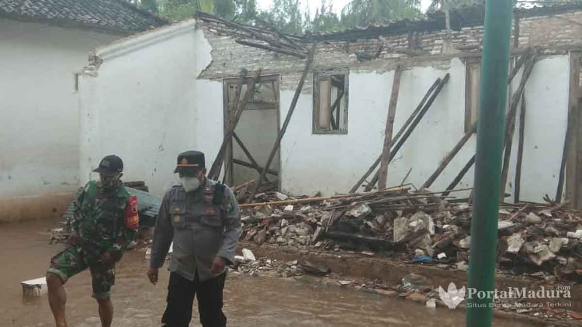 Dua Ambruk, 45 Rumah Warga Sumenep Tergenang Banjir