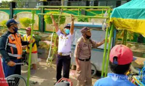 Ganggu Pengguna Jalan, Tenda PKL Dibongkar Paksa
