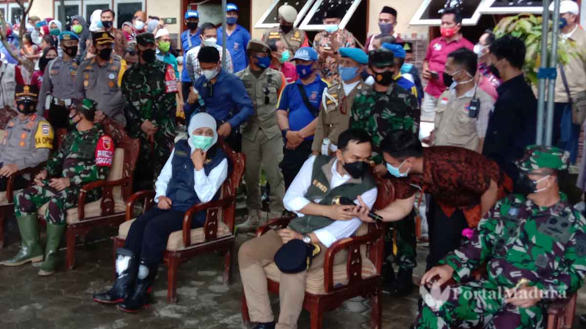 Gubernur Jawa Timur Kunjungi Lokasi Longsor