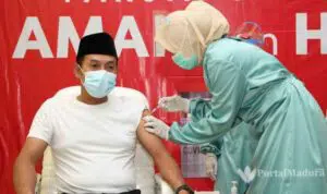 Kondisi Sehat, Wakil Bupati Sampang Dua Kali Divaksin Covid-19