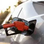 4 Cara Hemat Bahan Bakar Mobil yang Menipis dalam Perjalanan