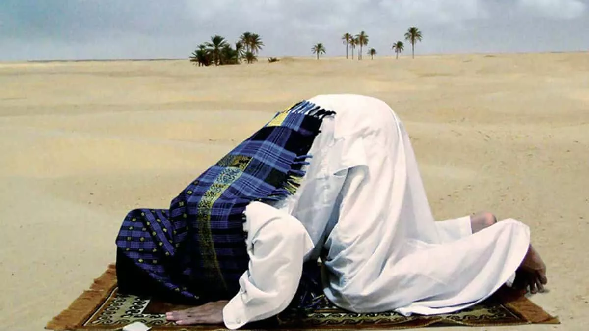 Hukum-Tahan-Kentut-Saat-Salat,-Apakah-Membatalkan