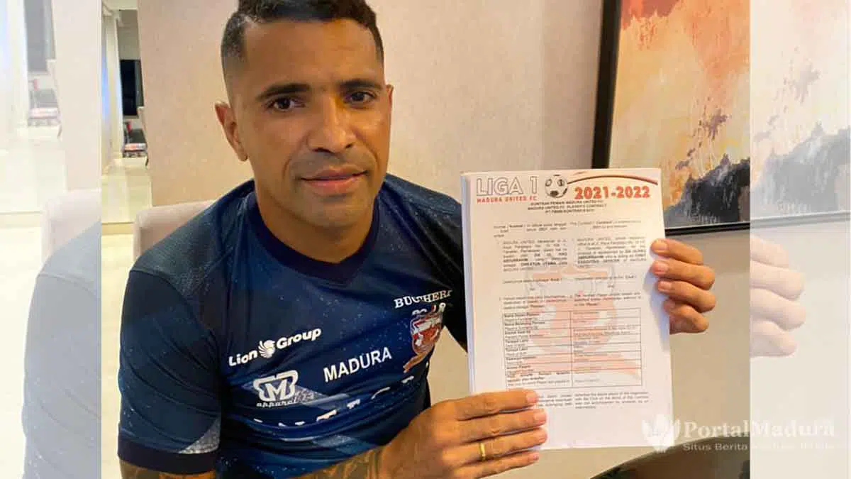Pemain Yang Pertama, Beto Resmi Gabung