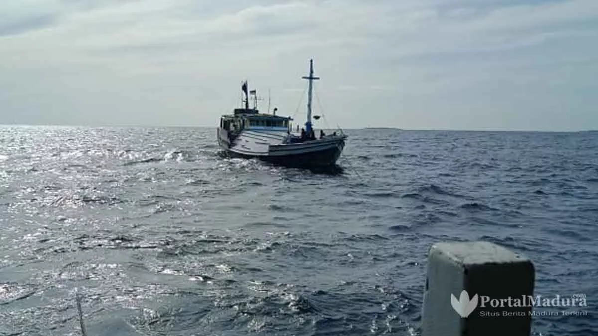 Kapal Kandas Tujuan Kalteng Tiba di Pelabuhan Pelra Gresik Putih Sumenep