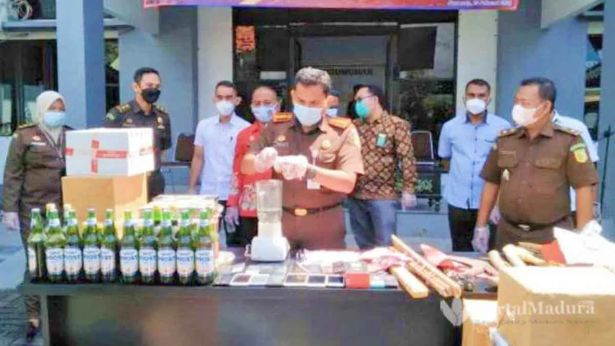 Kejari Sumenep Musnahkan Barang Bukti