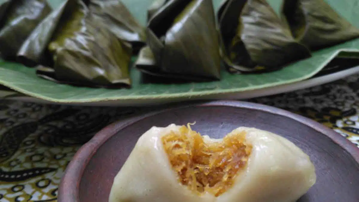 Resep Kue Bugis Isi Kelapa Gula Merah yang Manis dan Legit