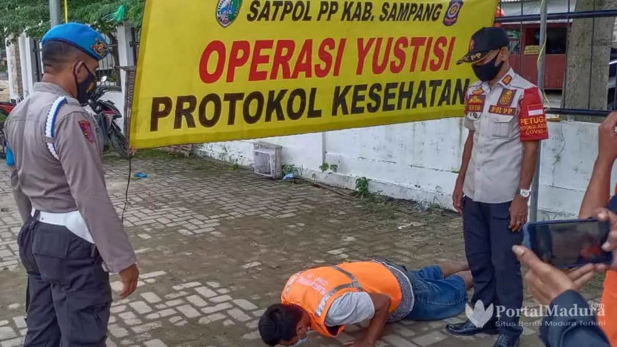 Langgar Prokes, Sampang Terapkan “Push Up” dan Sanksi Sosial