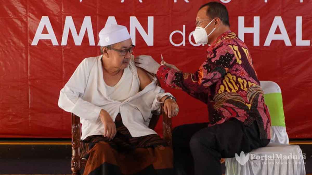 Puluhan Ulama Bangkalan Disuntik Vaksin Sinovac