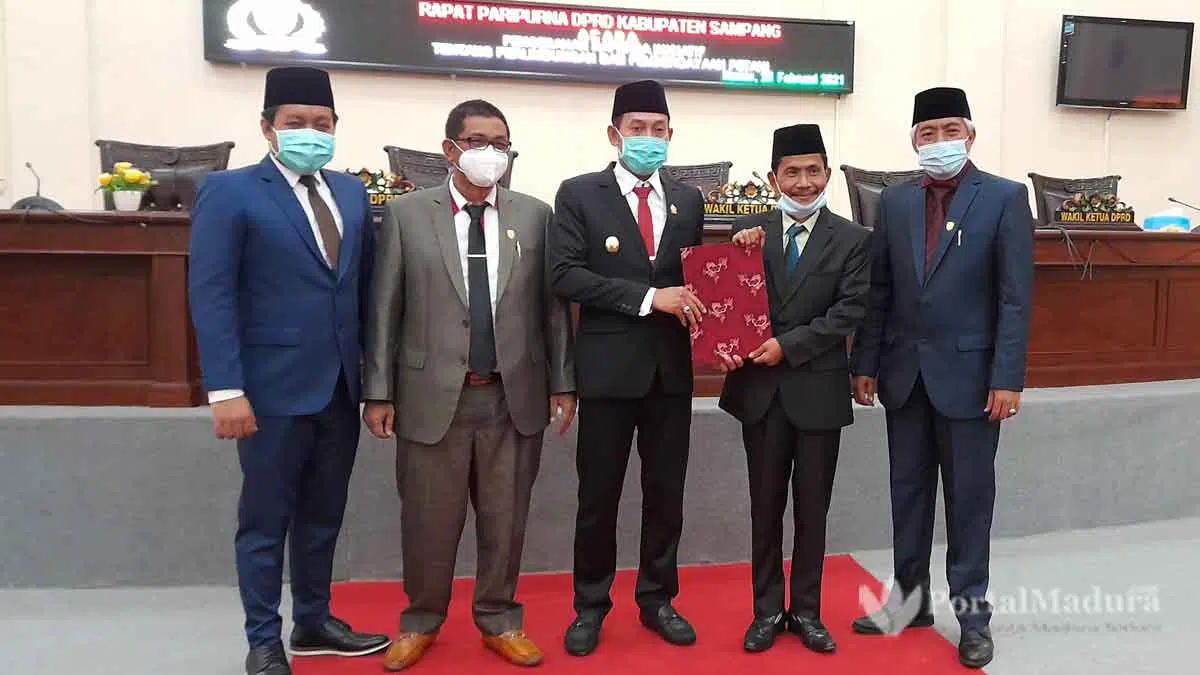 DPRD Sampang Sahkan Raperda Perlindungan dan Pemberdayaan Petani