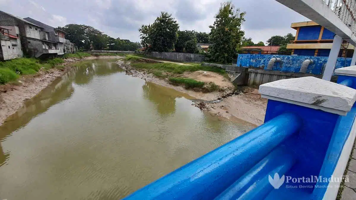 Tanggulangi Banjir, Pembangunan Sheet Pile Kali Kemuning Capai Rp.95 M