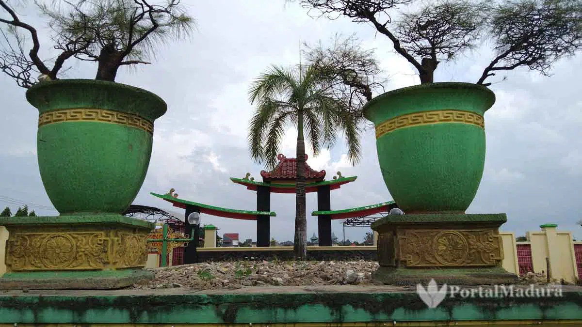 Patung Karapan Sapi di Sumenep Raib