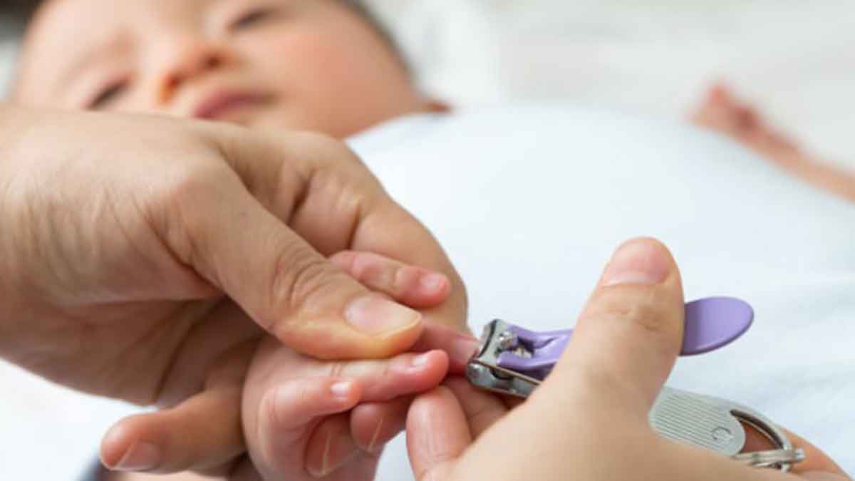Tips Memotong Kuku Bayi yang Amanda Nyaman