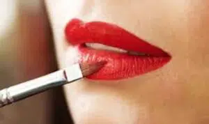 Ingin Lipstik Tidak Mudah Luntur? Lakukan 8 Cara Ini