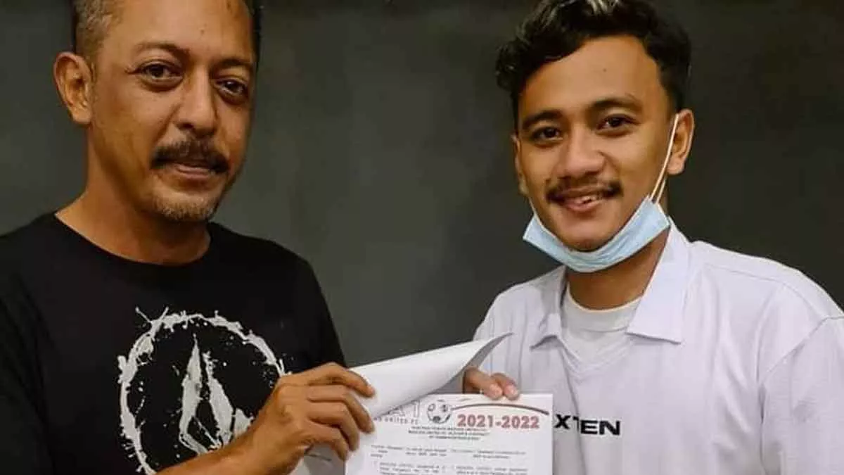 Make Aldo Maulidino Resmi Berbaju