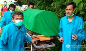 Mayat Pria Tanpa Identitas Akhirnya Dikubur di TPU Pandian