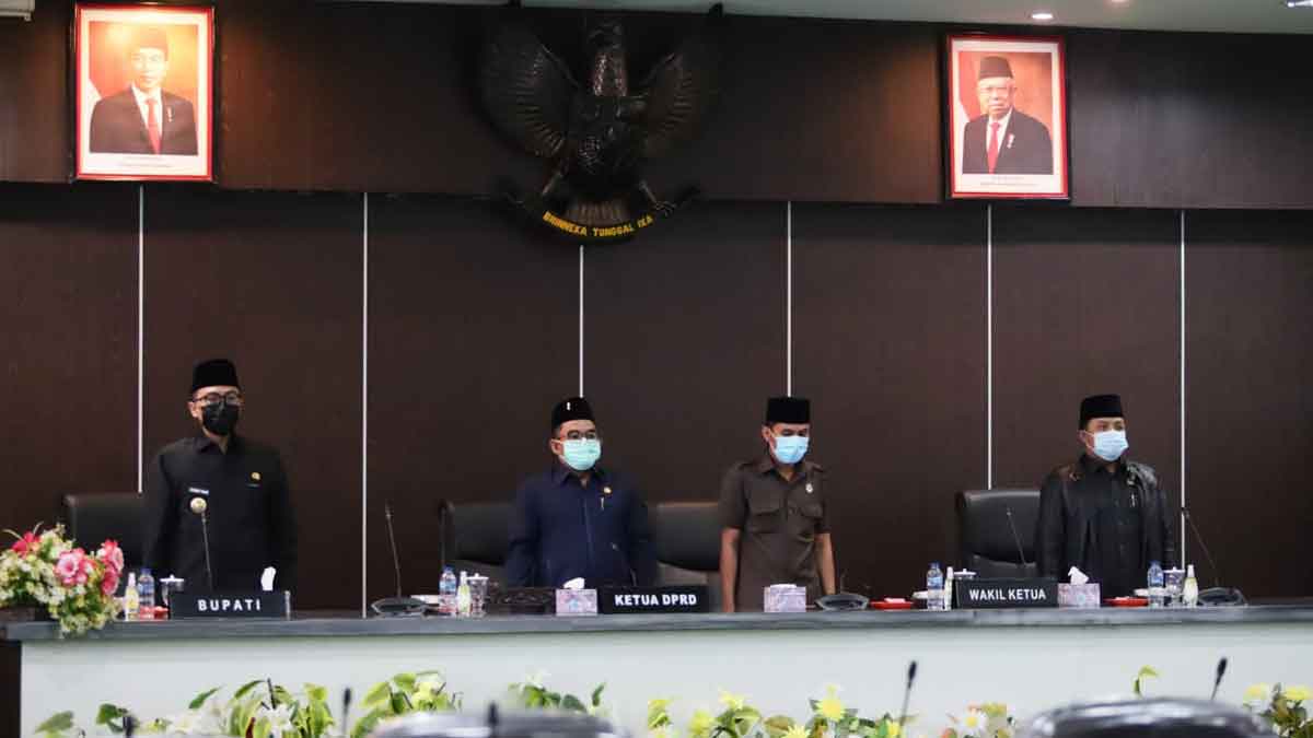 Ketua DPRD Pamekasan Menangis Saat Sidang Pemberhentian Wabup Raja'e