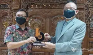 15 Th Berita Jatim, Bangkit di Tengah Pandemi Lewat Webinar Hingga Penghargaan Tokoh Inspiratif