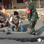 Akses Jalan Nasional di Desa Tampojung Goa Pamekasan Ambles