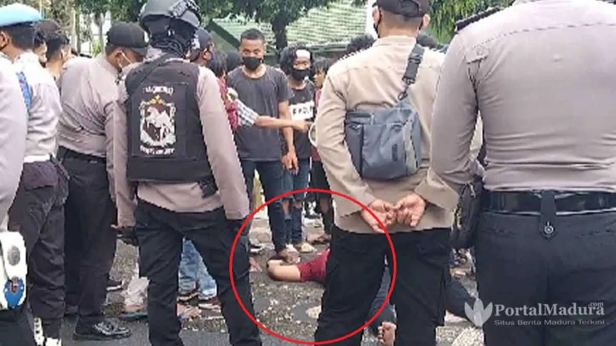Aksi Ricuh, Satu Mahasiswa Pingsan di Depan Kantor DPRD Sumenep