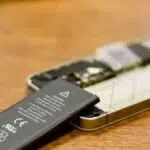 Ingin Hemat Baterai Handphone Saat Banjir? Ini 7 Caranya