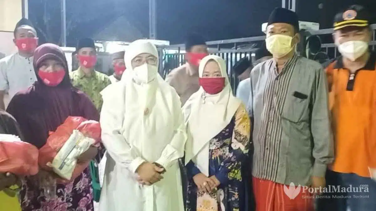 Datangi Korban Bencana, Wabup Sumenep Bermalam dan Salat Subuh Bersama Warga