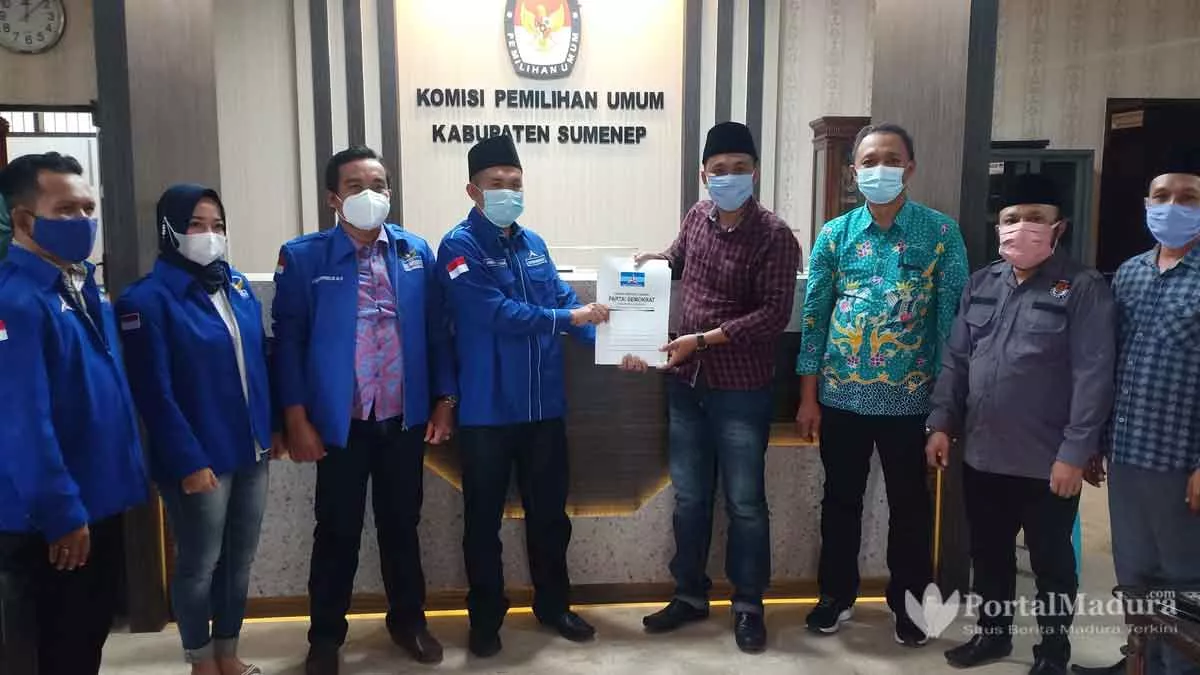 Pengurus PD Kubu AHY Serahkan Berkas Kepengurusan ke KPU Sumenep