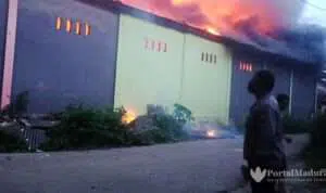 Diduga Konsleting Listrik, Gudang Ekspedisi Terbakar di Belakang Pasar Kwanyar