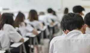 Dilema yang Sering Dirasakan Anak SMA Kelas Akhir