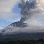 Gunung Sinabung Erupsi, Keluarkan Awan Panas Sejauh 5 Kilometer