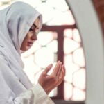 Hati-hati Menjerumuskan! Baca Doa Ini Saat Dipuji Orang