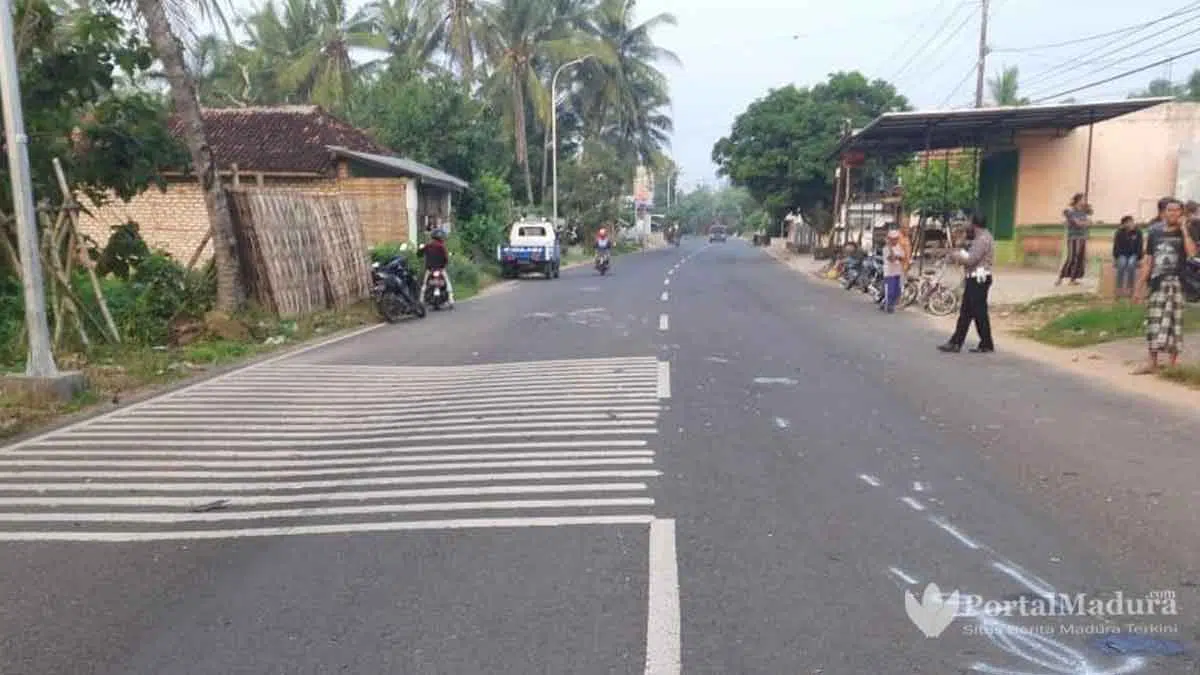 Hindari-Pita-Penggaduh,-Vario-Malah-Hantam-Honda-Grand