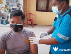 Anggota Polres Sampang Jalani Suntik Vaksin Covid-19