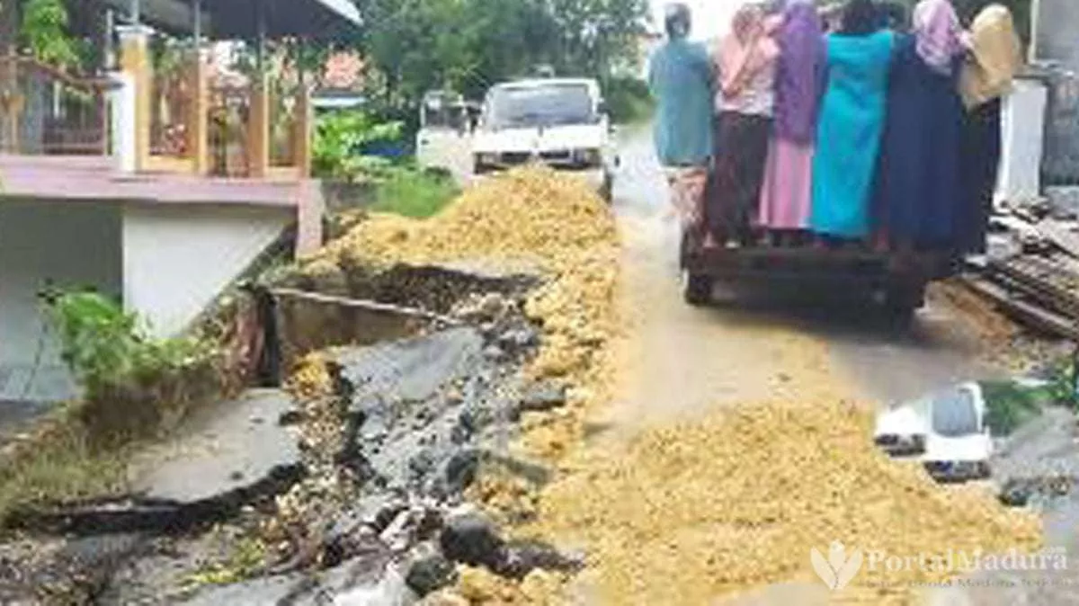 Jalan Amblas Tak Diperbaiki, Mobilitas Warga Tiga Desa Terhambat