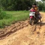 10 Tahun, Jalan Poros Desa Dibiarkan Berlumpur