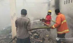 Kerugian Kebakaran Gudang Ekspedisi di Bangkalan Capai Rp500 Juta