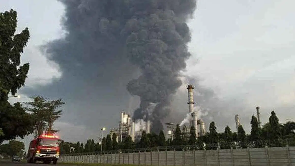 Kilang-Minyak-Indramayu-Terbakar,-Pertamina-Nyatakan-Stok-BBM-Aman