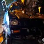 Mobil Rombongan Pelayat Tabrak Truk Parkir