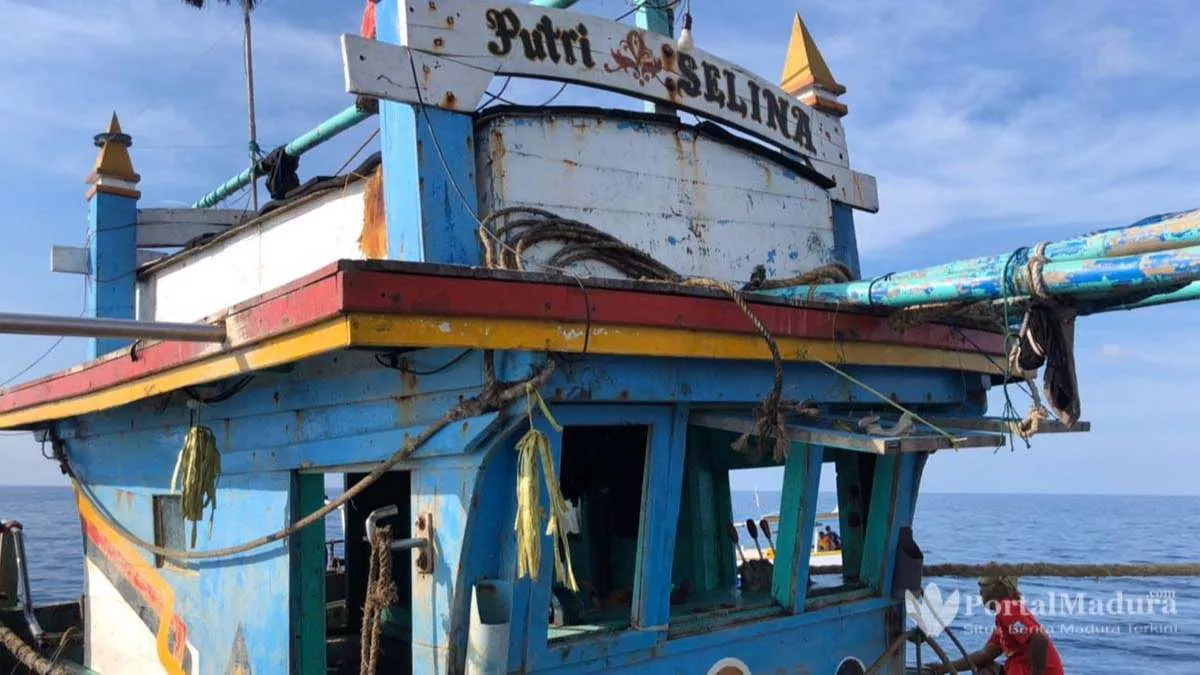 Kapal Putri Selina asal Paciran Lamongan Ditangkap Nelayan Masalembu