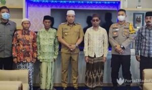 Penantang-Mahfud-MD-Menyerahkan-Diri-di-Sampang