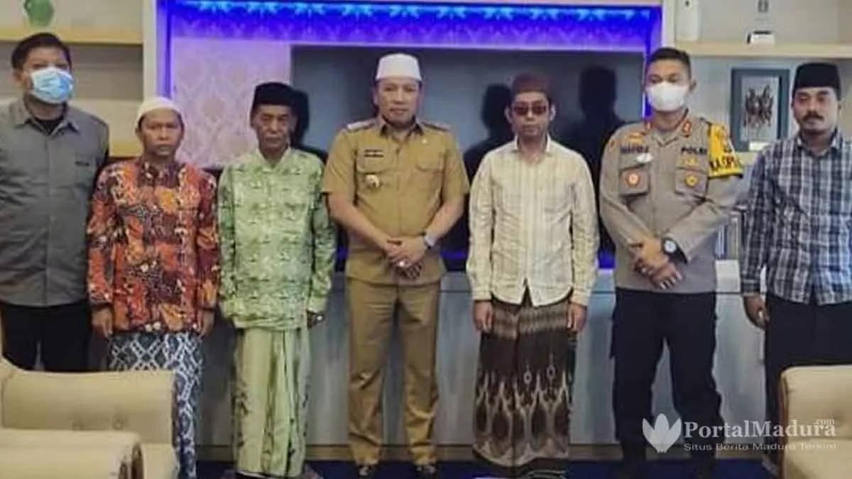Penantang Mahfud MD Menyerahkan Diri di Sampang