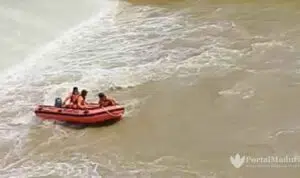 Tim SAR Cari Korban Hilang di Sungai DAM Jepun Lenteng Timur