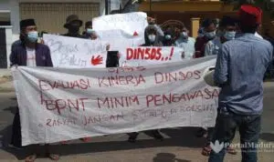 Rakyat-Menjerit,-Aksi-Mahasiswa-Tuding-Dinsos-Sumenep-Tutup-Telinga
