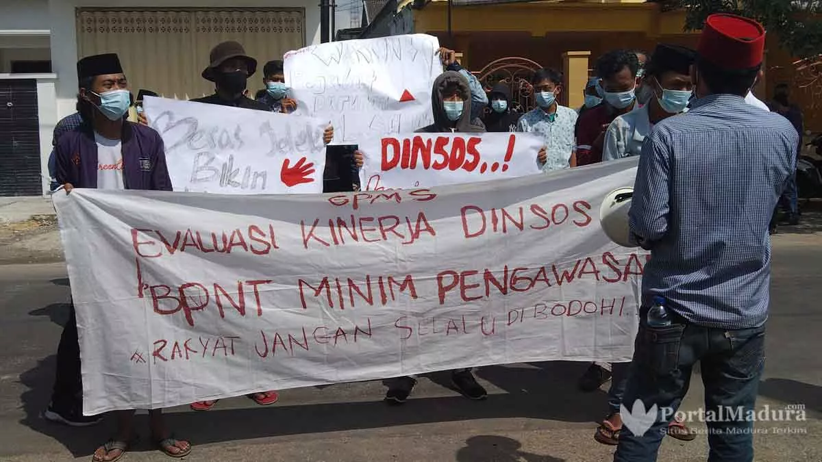 Rakyat Menjerit, Aksi Mahasiswa Tuding Dinsos Sumenep Tutup Telinga