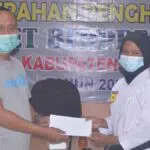KONI Sumenep Serahkan Bonus bagi Atlet Berprestasi
