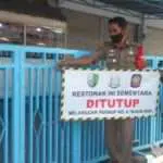 Segel Rumah Makan Padang di Sampang Dibuka