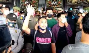 Sempat Bubar, Mahasiswa Kembali "Luruk" Kantor Bupati Sumenep